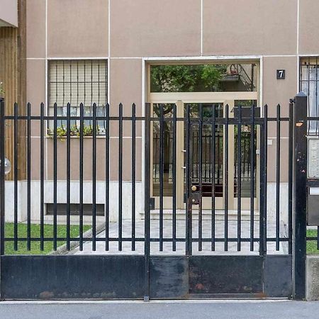 Milano City Apartments - Parking And Comfort - Spacious Apt Up To 8 Pax Kültér fotó