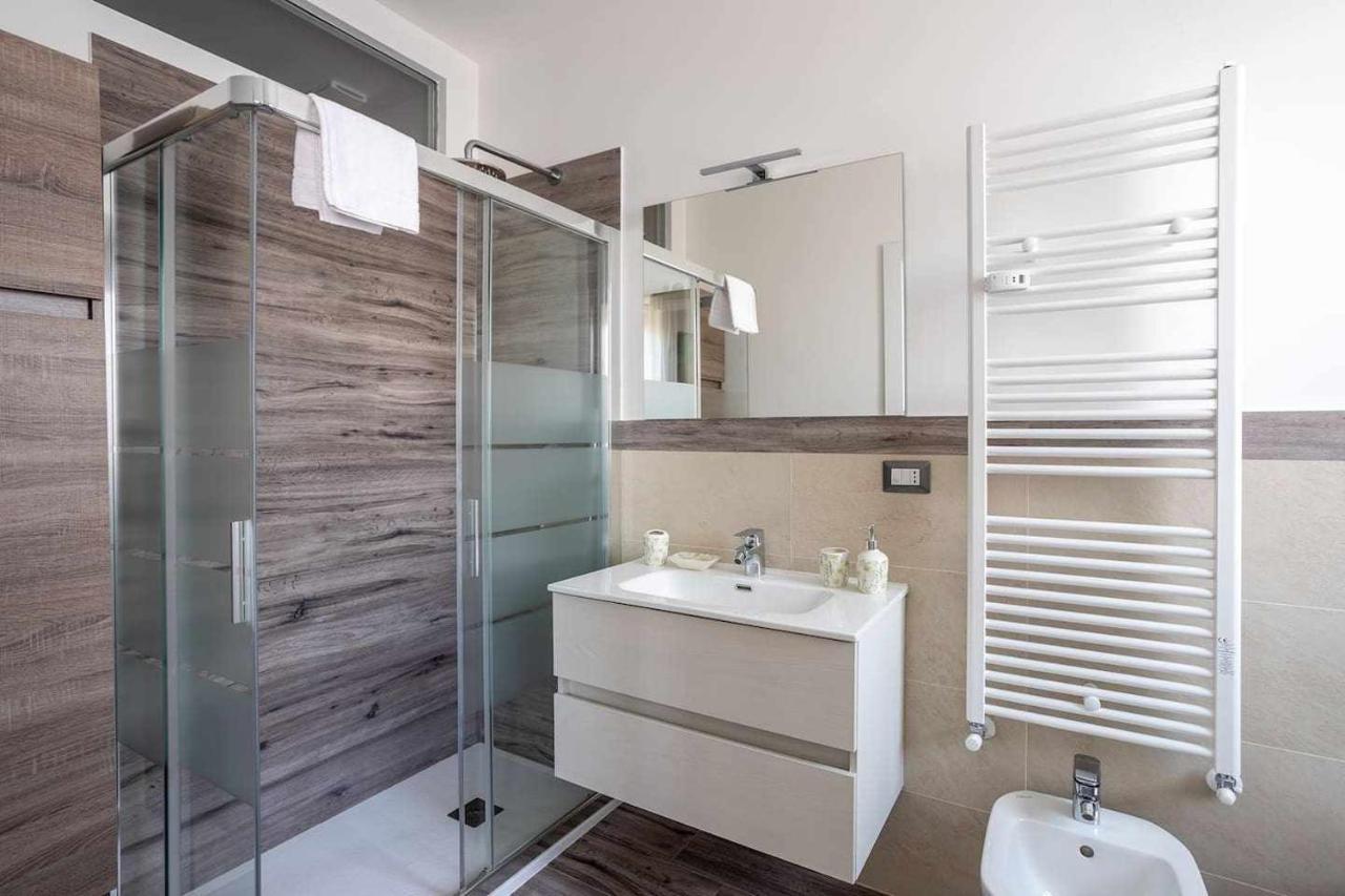 Milano City Apartments - Parking And Comfort - Spacious Apt Up To 8 Pax Kültér fotó