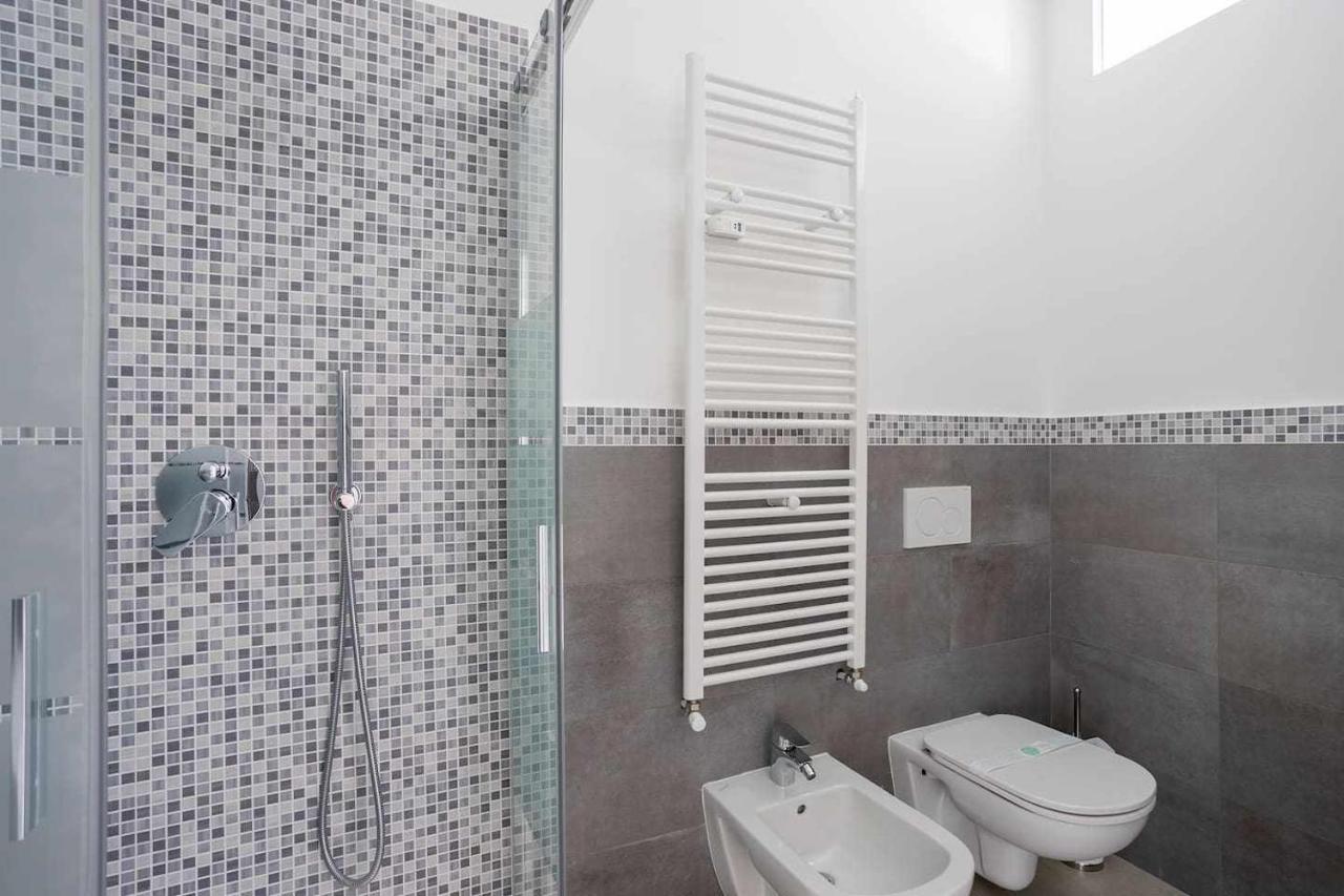 Milano City Apartments - Parking And Comfort - Spacious Apt Up To 8 Pax Kültér fotó