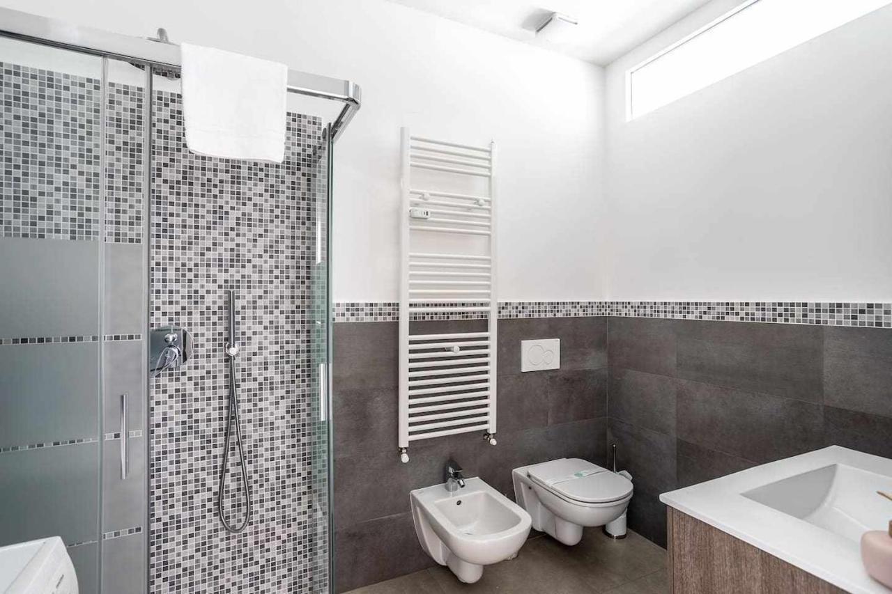 Milano City Apartments - Parking And Comfort - Spacious Apt Up To 8 Pax Kültér fotó